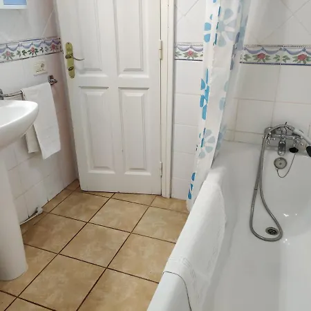 Golden Mile Seaview Royal Garden 아파트